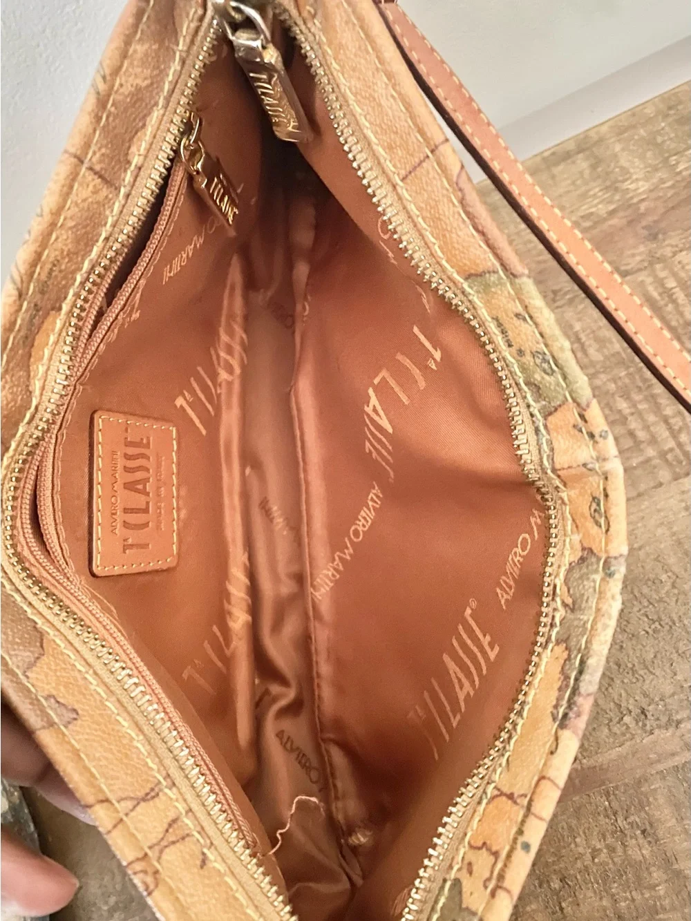 Vintage Alviero Martini 1A Classe Geo Classic Map Print Leather Crossbody Bag